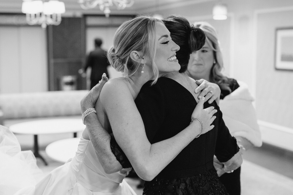 chicago-luxury-winter-wedding-at-old-st-pats-55