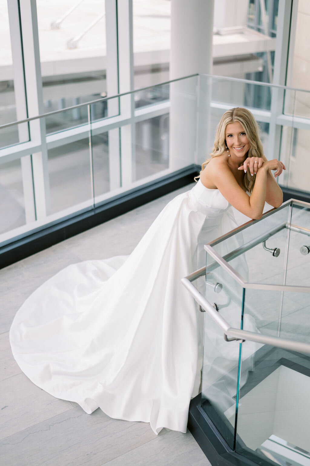 bridal portrait at loews hotel in kansas city