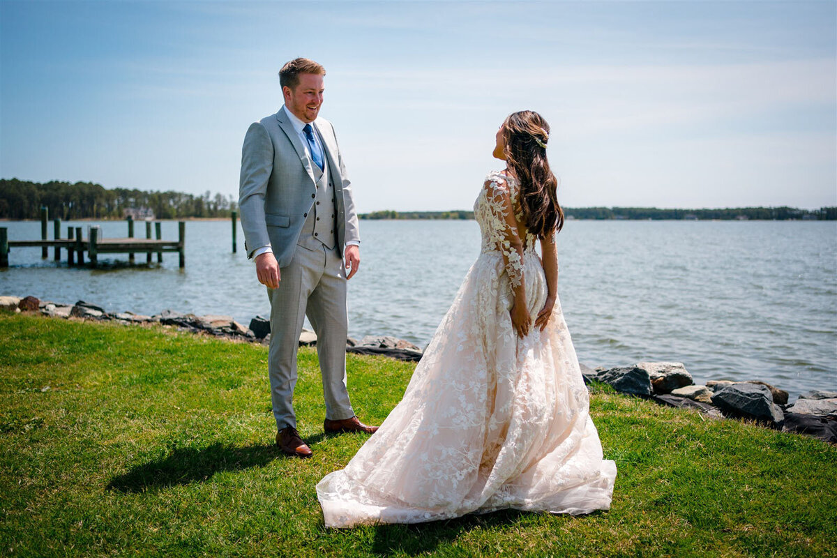 C014-First-Look-Talbot-Country-Club-Easton-MD-Wedding-Photography-by-Bee-Two-Sweet