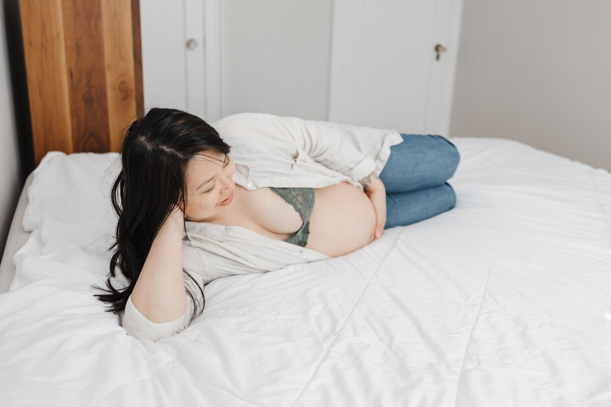 Toronto Lifestyle Maternity Photographer