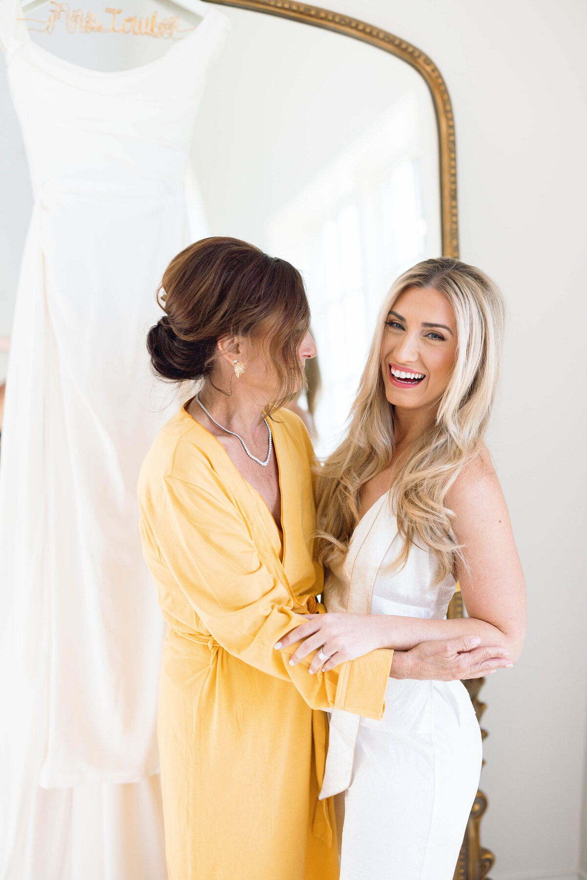 14_bride-getting-ready