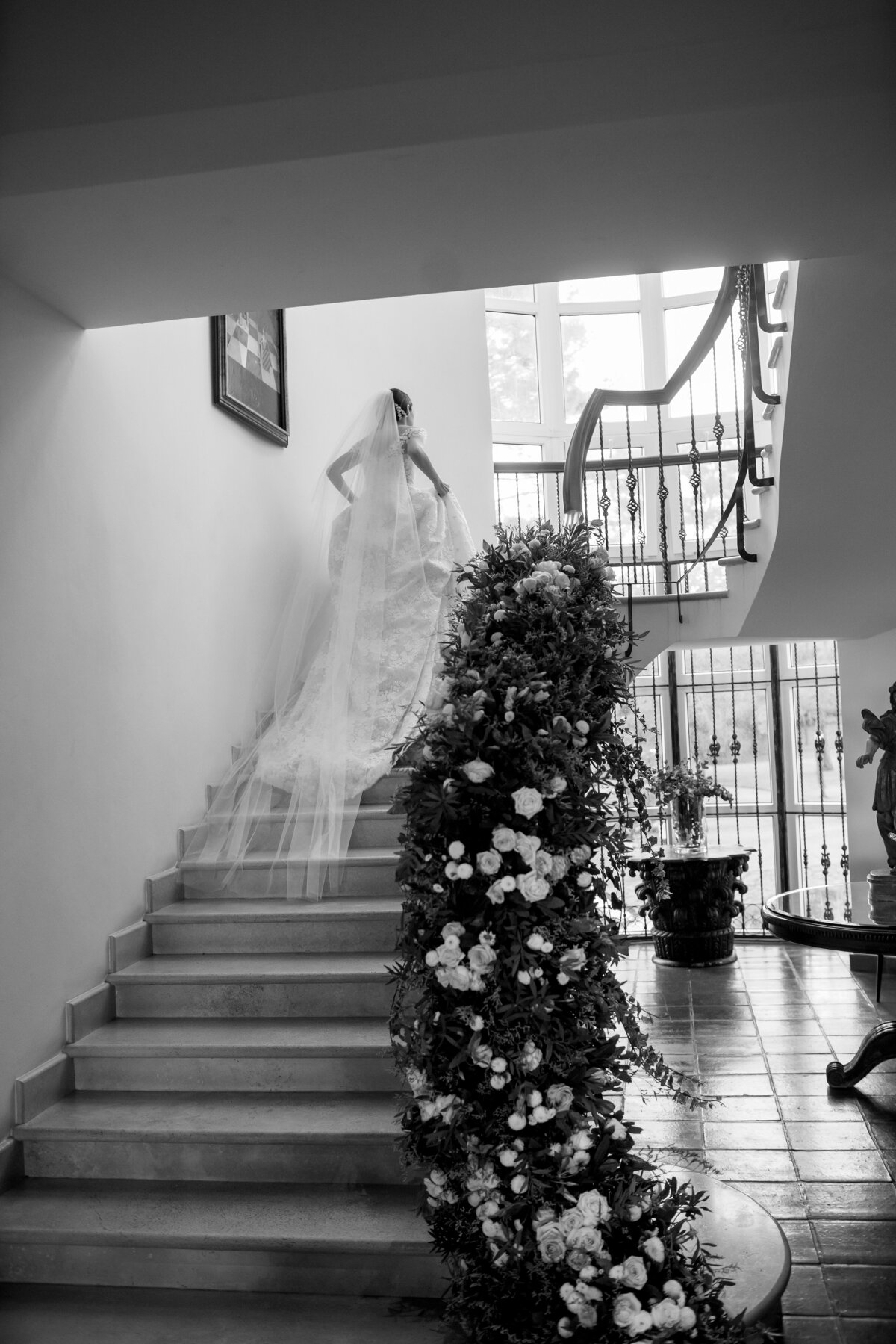 Fine Art Film Wedding Photographer Vicki Grafton Photography Destiantion Caribbean Luxury Villa Honduras  Roatan Anamarias Eventos16