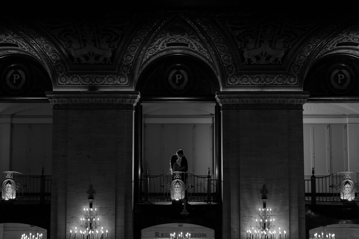 Aspen-Avenue-Chicago-Wedding-Photographer-Hilton-Palmer-House-Vintage-Hotel-Timeless-Editorial-FAV-62