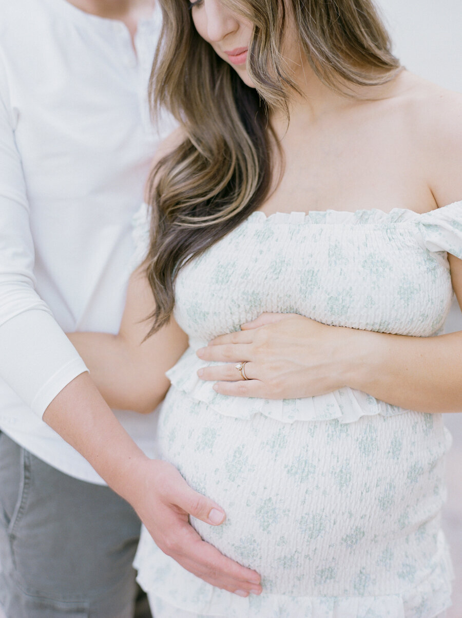 love_tree_studios_maternity_studio_session_28