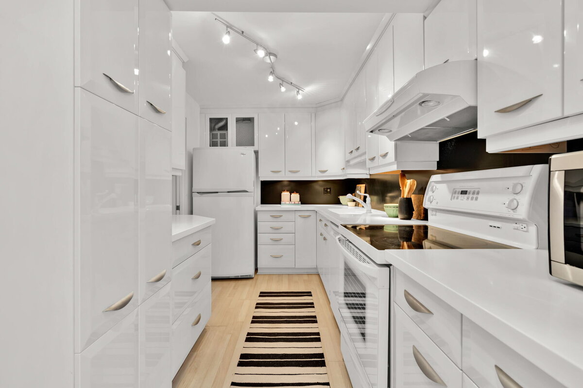 50-web-or-mls-15_003_Kitchen