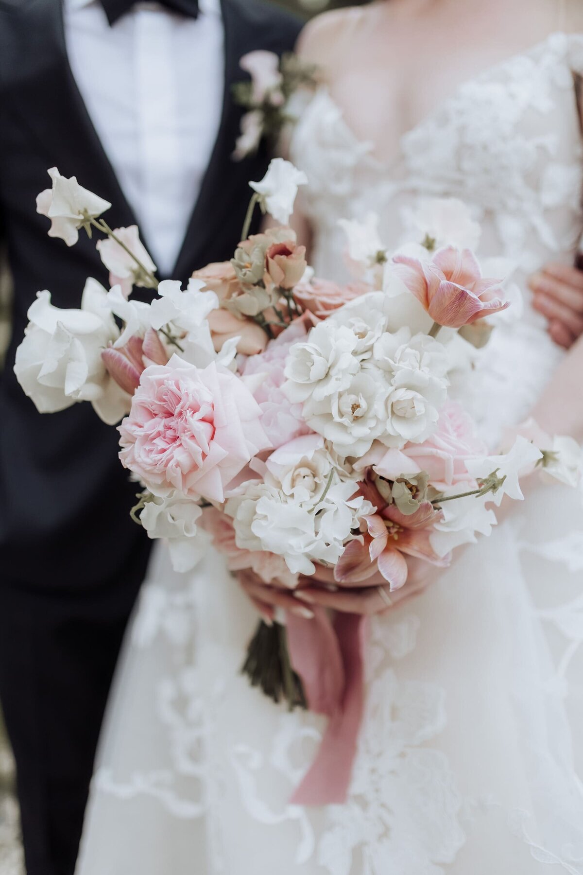 Bridal-bouquet-white-pink