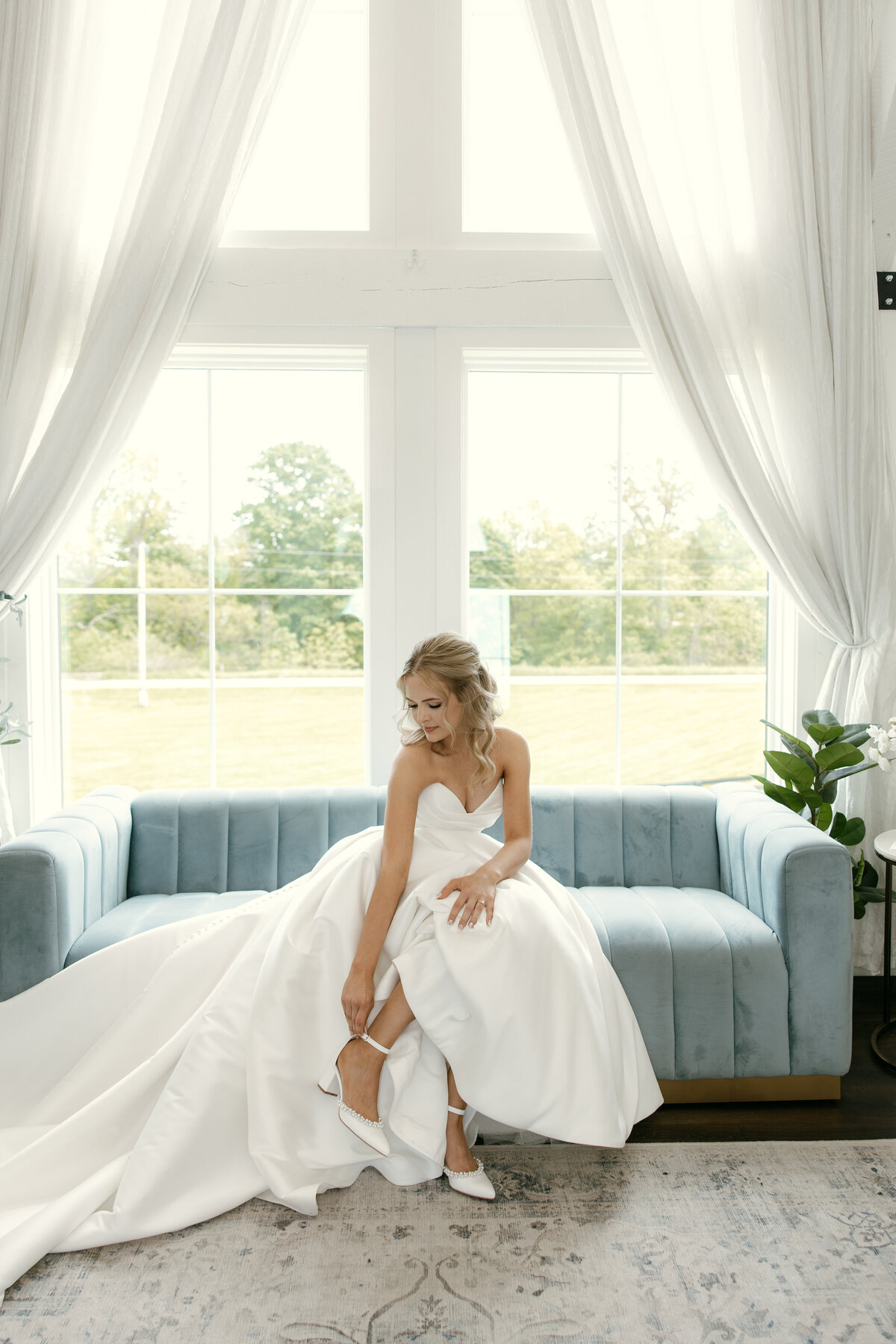 Abigail Anne Photography Colorado and Chicago Wedding and Couples Photographer — Portfolio Featured Story — Bethany and Leo's Wedding 11