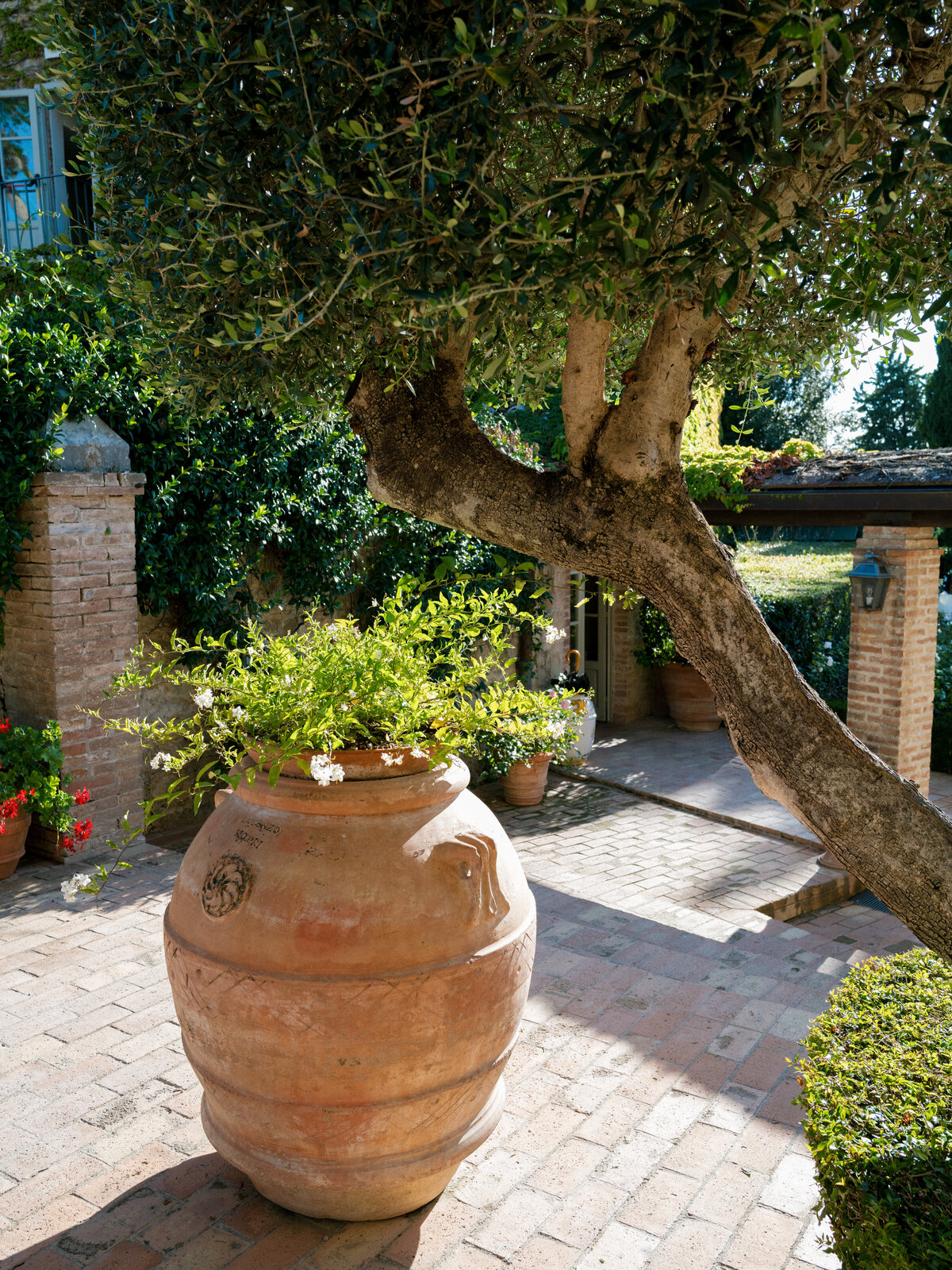 AshleyPigottEvents-Destination-Wedding-Weekend-Valentina&Stefano-BorgoSanFelice-Italy-030