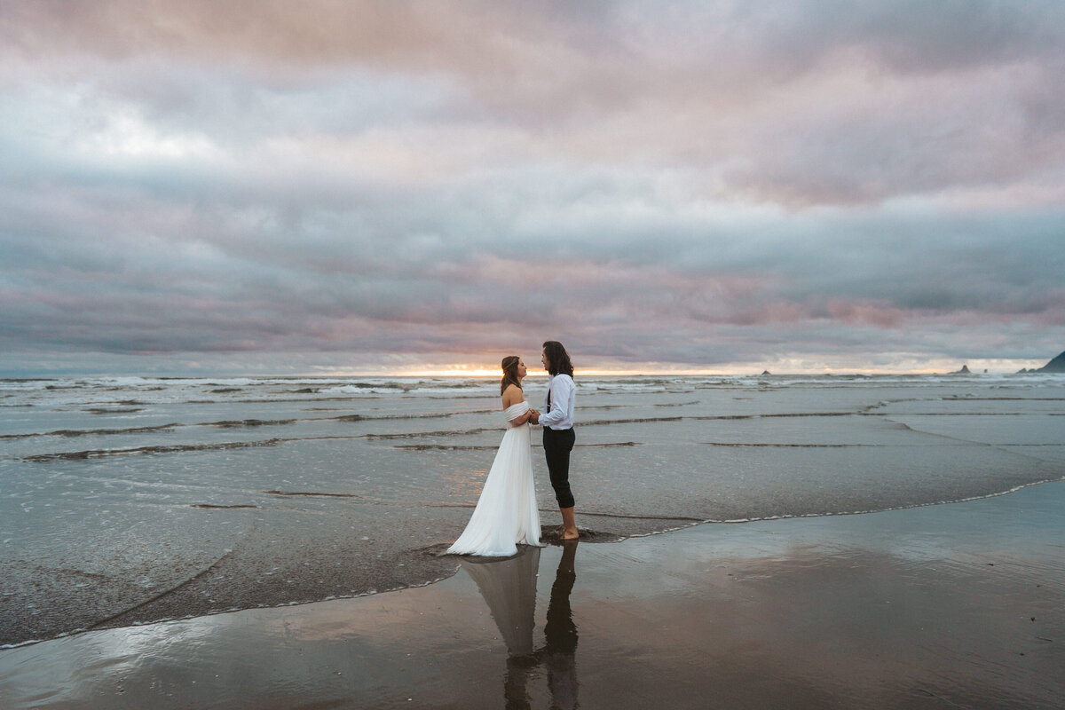 -cannon-beach-oregon-coast-elopement--114