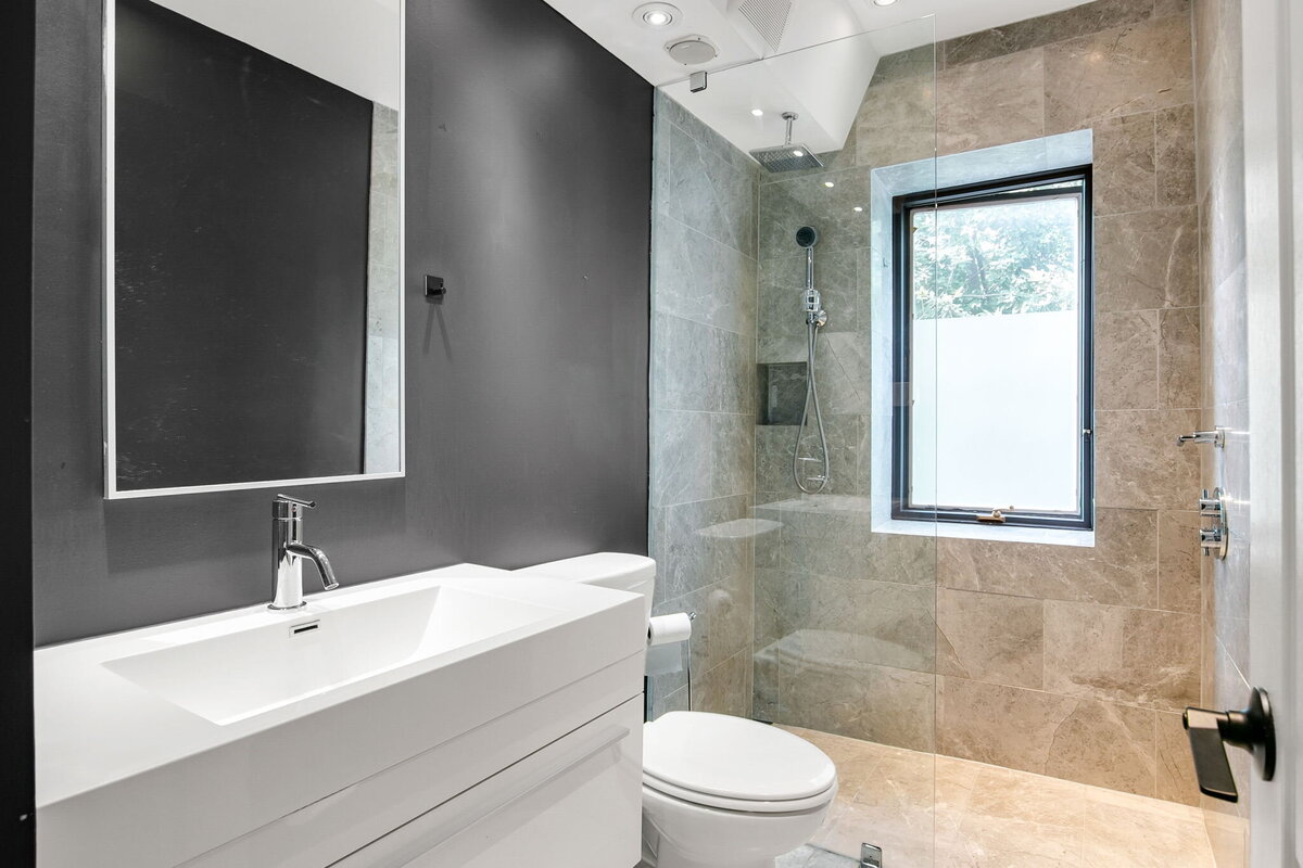25-web-or-mls-44_001_Bathroom