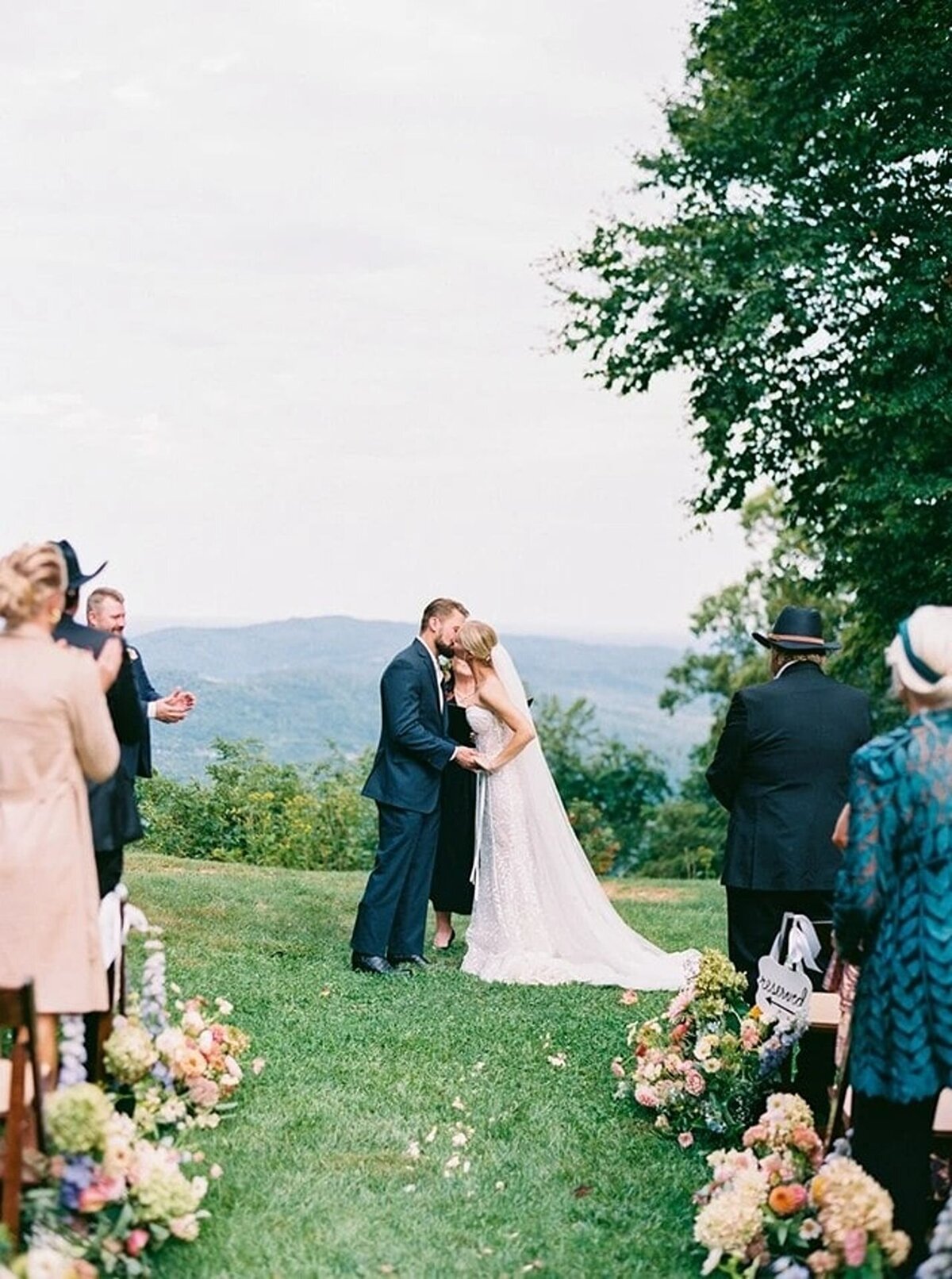 Wedding-at-Primland-Resort-Meadows-of-Dan-Virginia-f07iyxfq