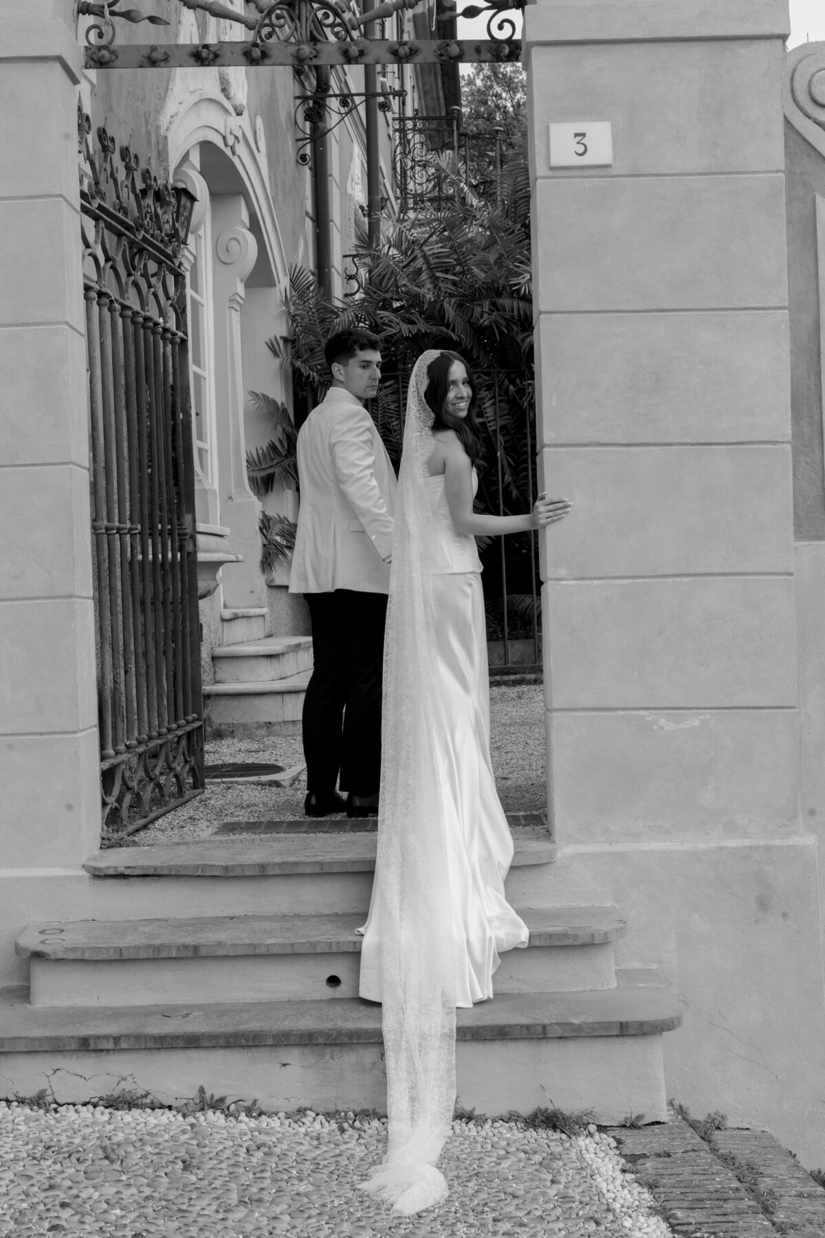 Cacie_Carroll@CacieCarrollPhotography_KriziaandNick_WeddingDayatVillaDurazzo_SantaMargheritaItaly-943