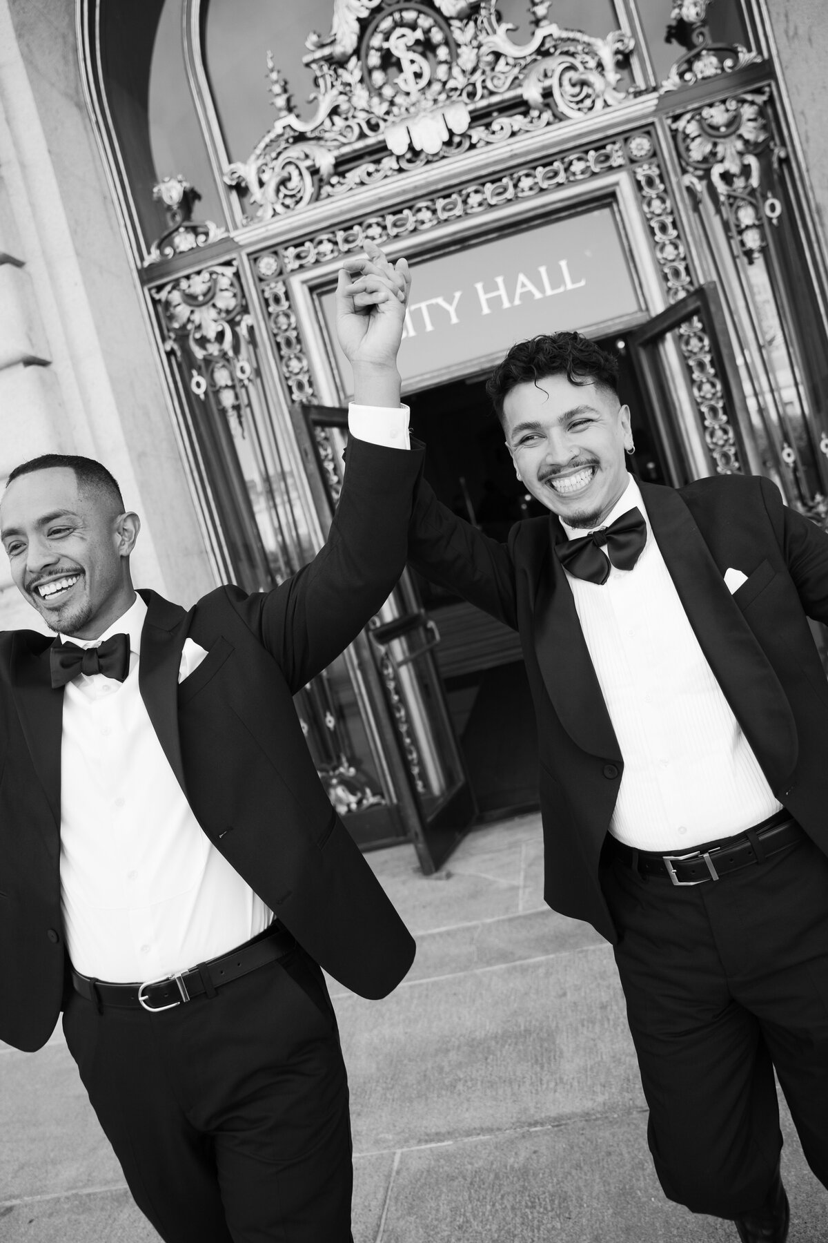 queer-wedding-sf-city-hall