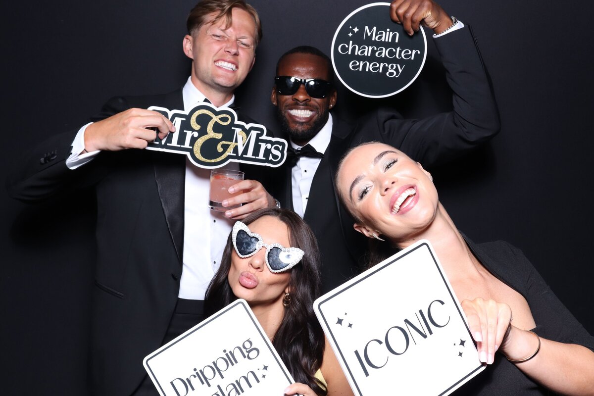 photobooth_london_essex_weddings_11