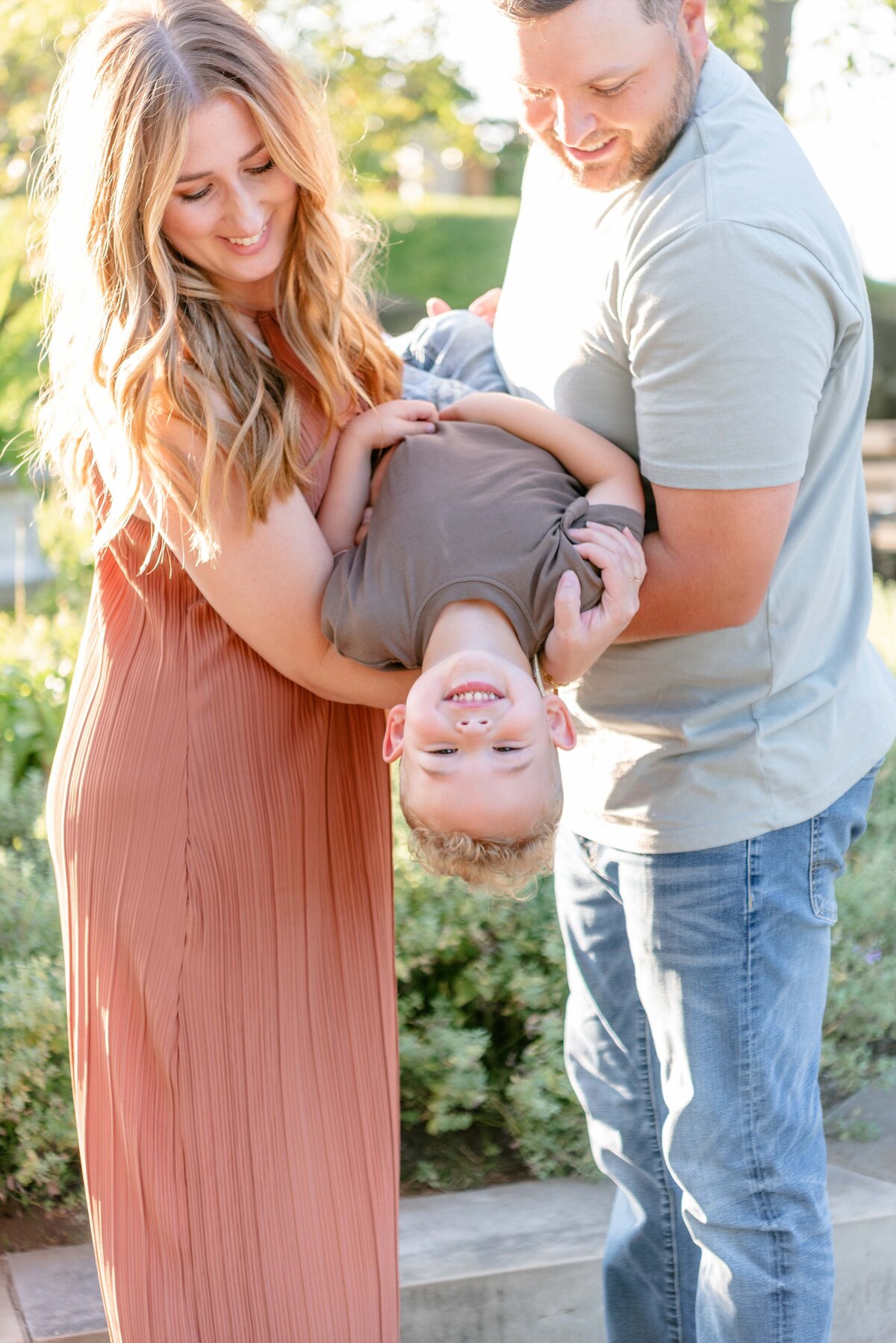 Pittsburgh-PA-Family-Session-Magnolia-And-Grace-Photography-Co-Melon-Park-Walled-Garden-KorieV# (1)-22