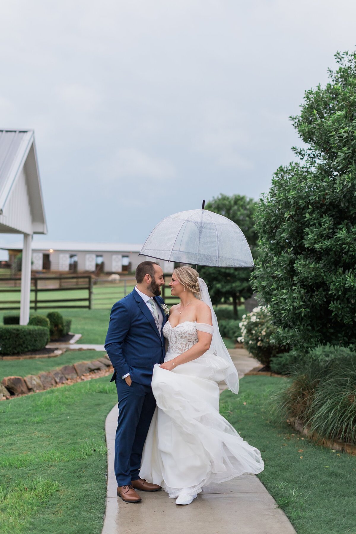 DanielleandAaronTheFarmhouseKristinNicholePhotography81