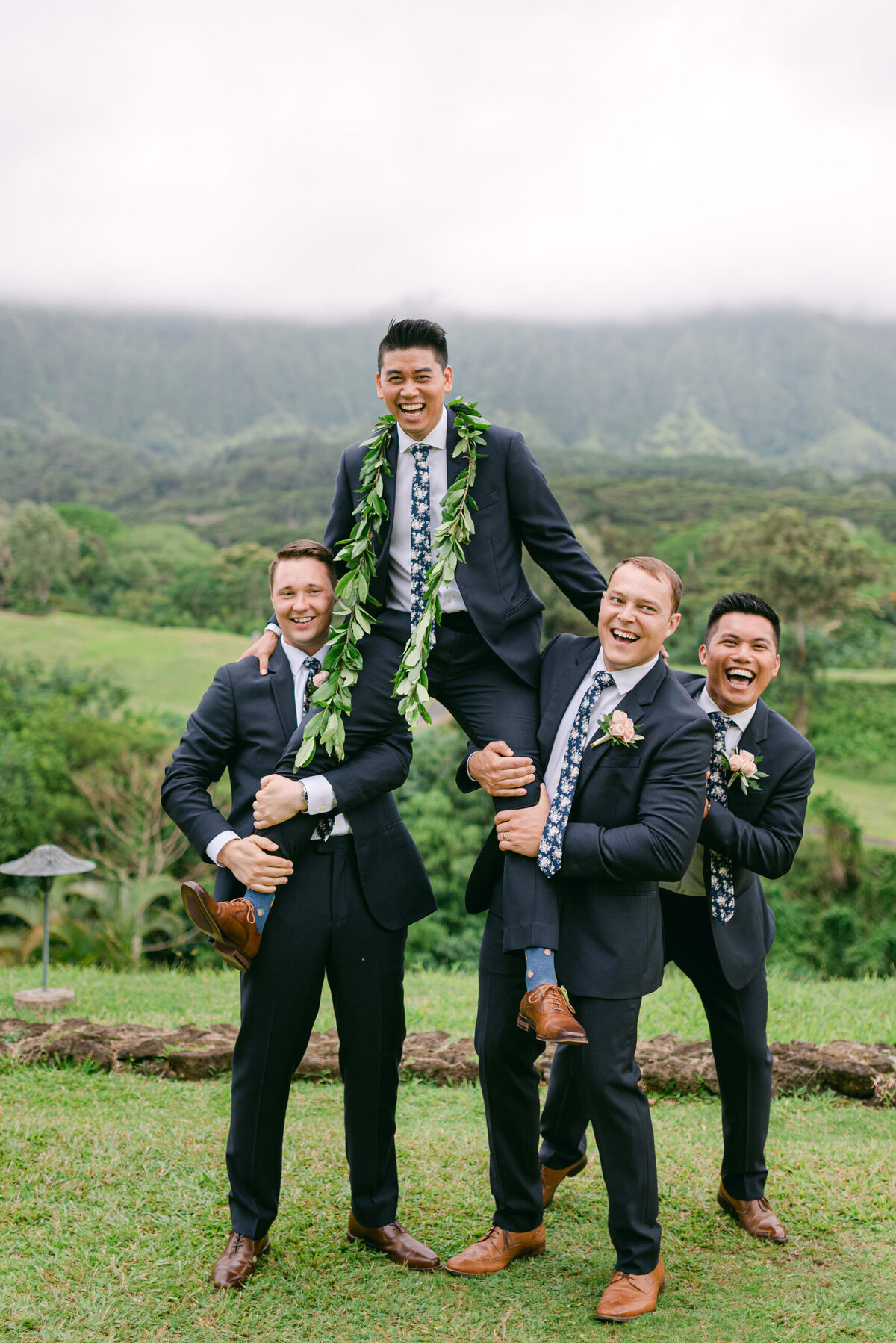 royal-hawaiian-golf-club-oahu-wedding-groomsmen-1