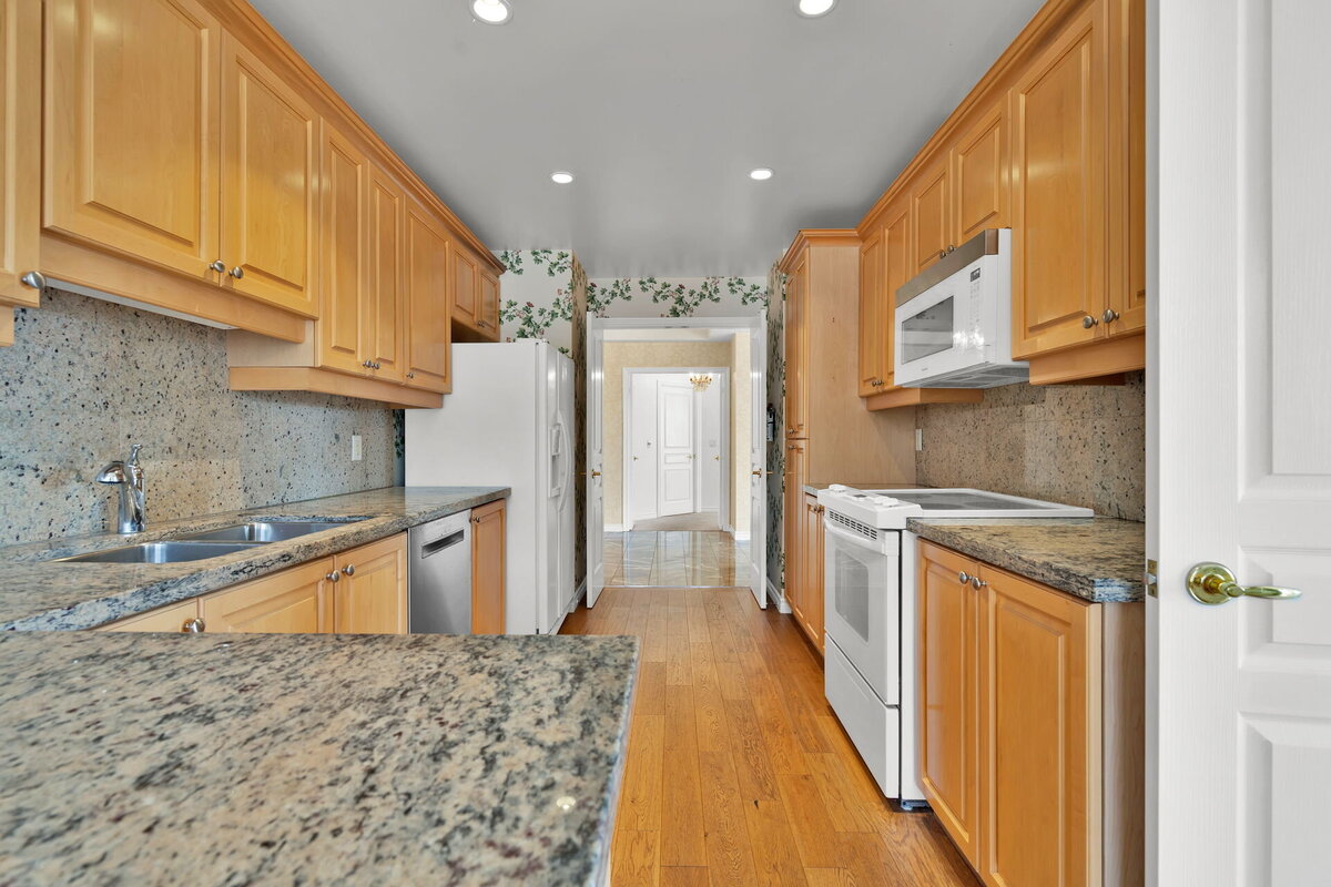14. Kitchen