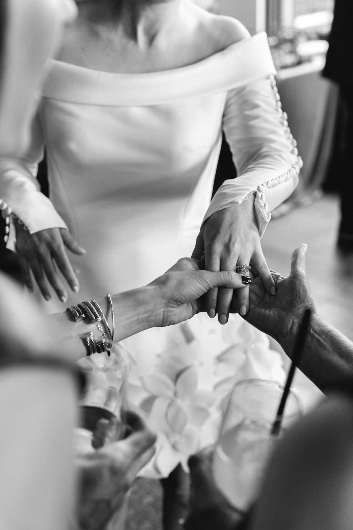 intimate-chicago-elopement-wedding-hoxton-hotel-photos-51