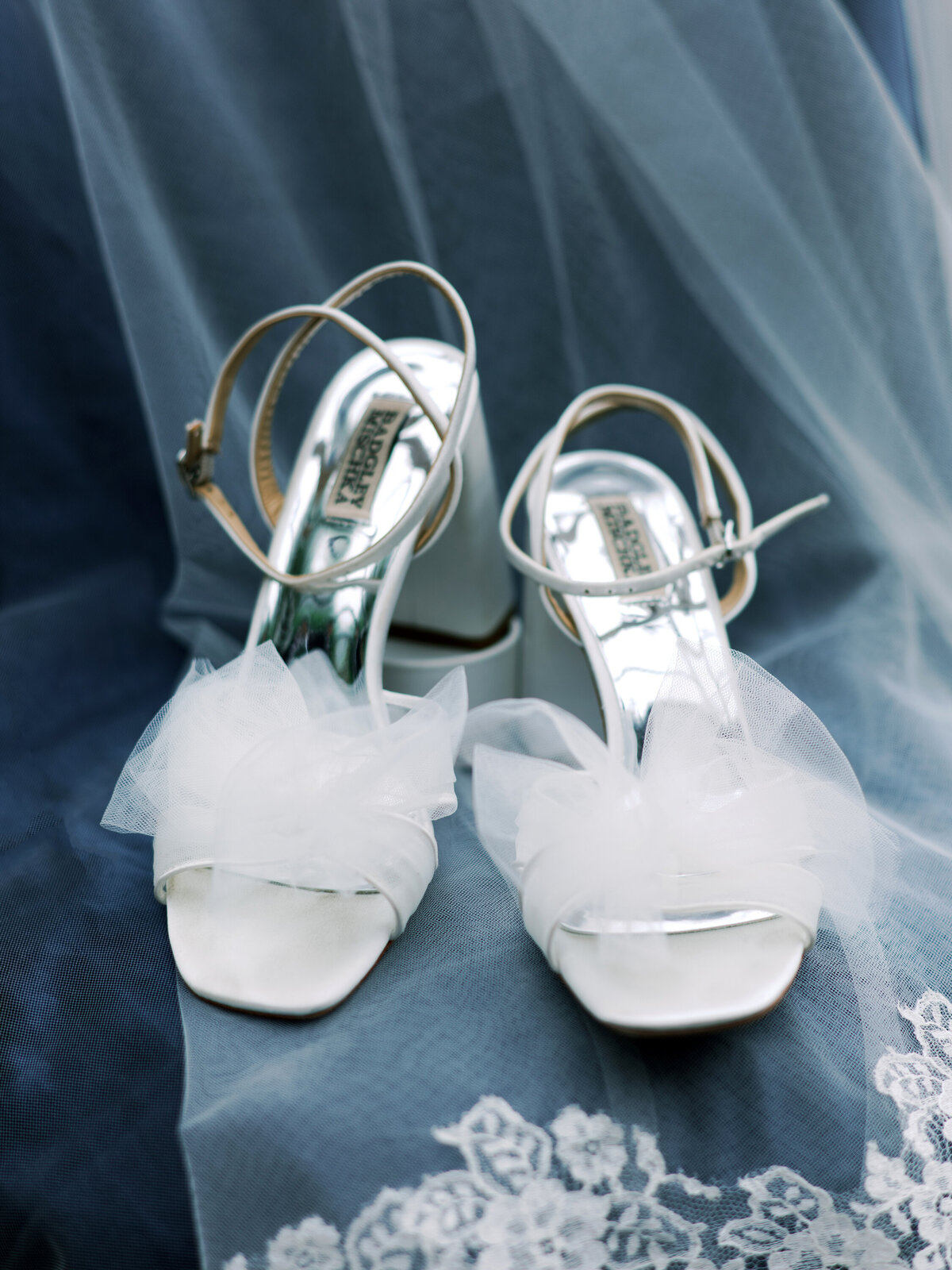 casa-dos-penedos-portugal-wedding-classic-navy-blue-ideas