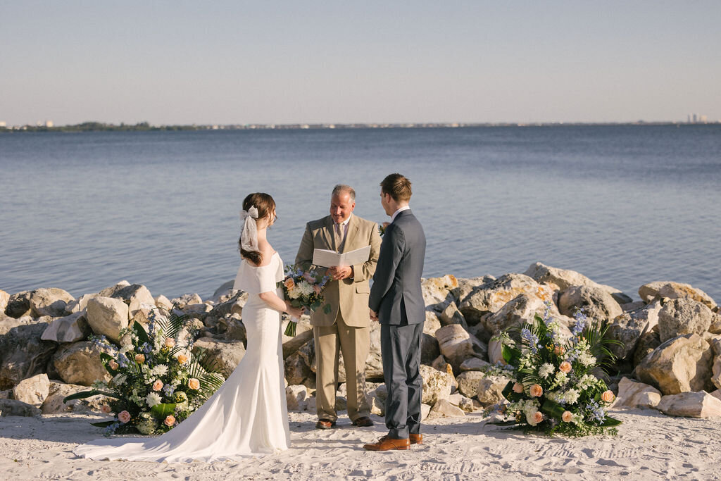 emily-plank-photo-the-current-hotel-florida-elopement-chantilly-chic-celebrations-7