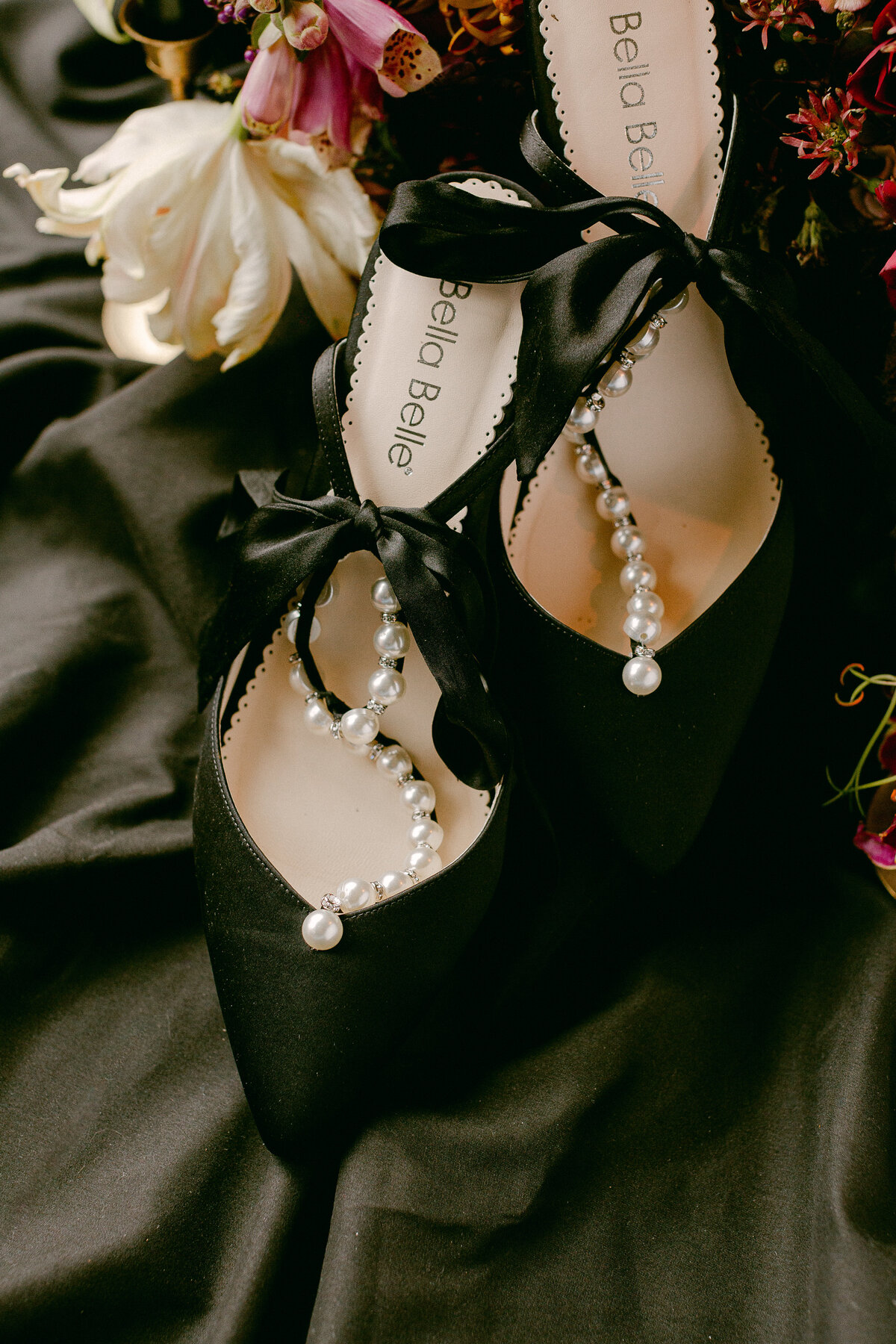 Dutch Curiosity Cabinet Wedding - Kerry Jeanne Photography - 26