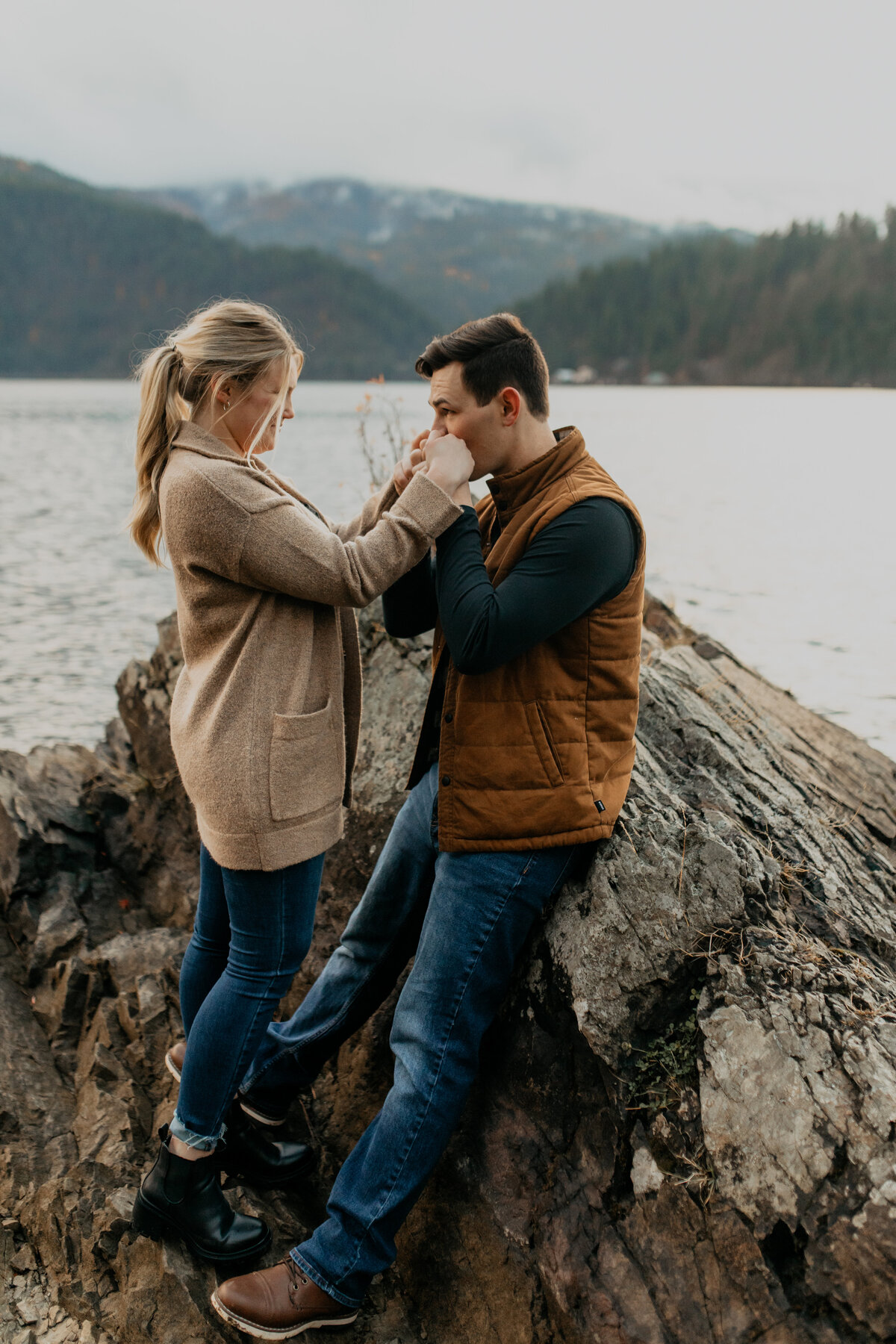 engagement-photoshoot-by-the-lake18925