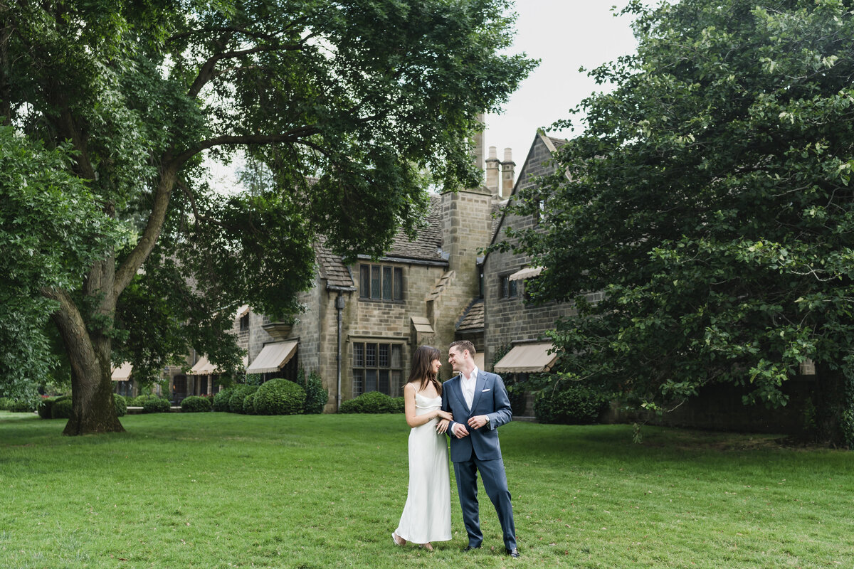 SUMMER FORD HOUSE ENGAGEMENT PHOTOS IN GROSSE POINTE, MICHIGAN PROVIDED BY KARI DAWSON29