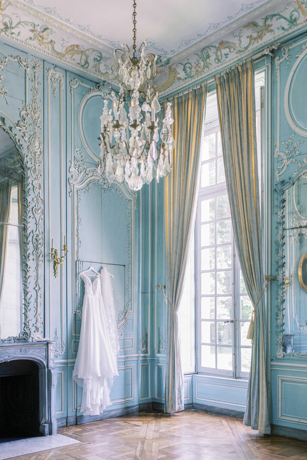 Maïlys Fortune Photography Husband Wife Wedding Weddings Photography France Switzerland Italy Timeless Dreamy Imagery Bilingual French English Destination Weddings Destination Wedding Provence French Riviera Paris Lake Como Tuscany22