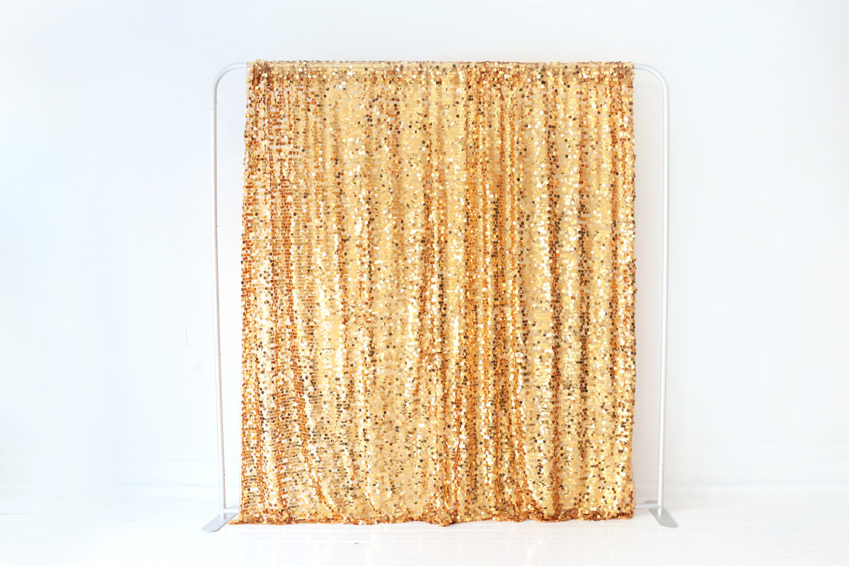 Gold-Sequin-Backdrop-BananaWho