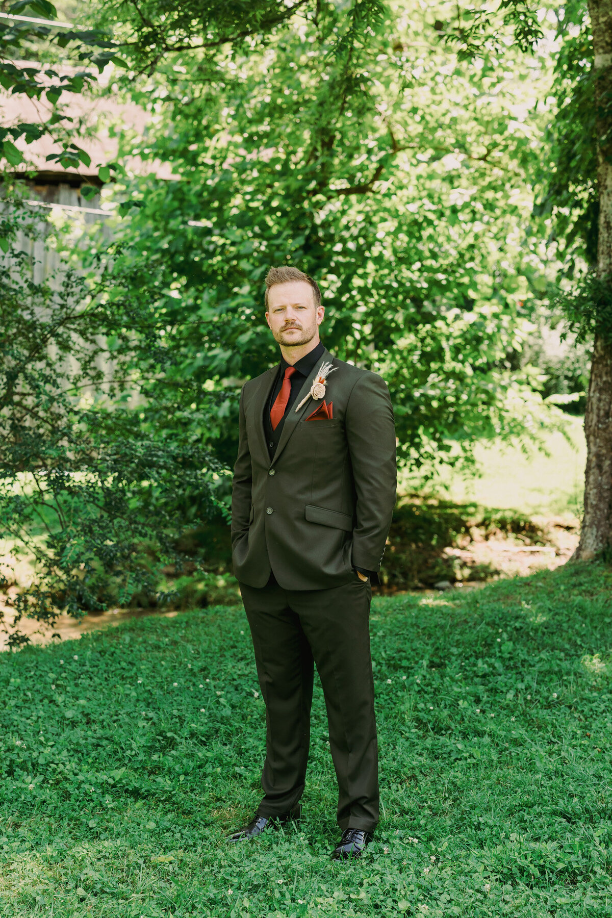 4 Points Farm Grooms Portraits (1)
