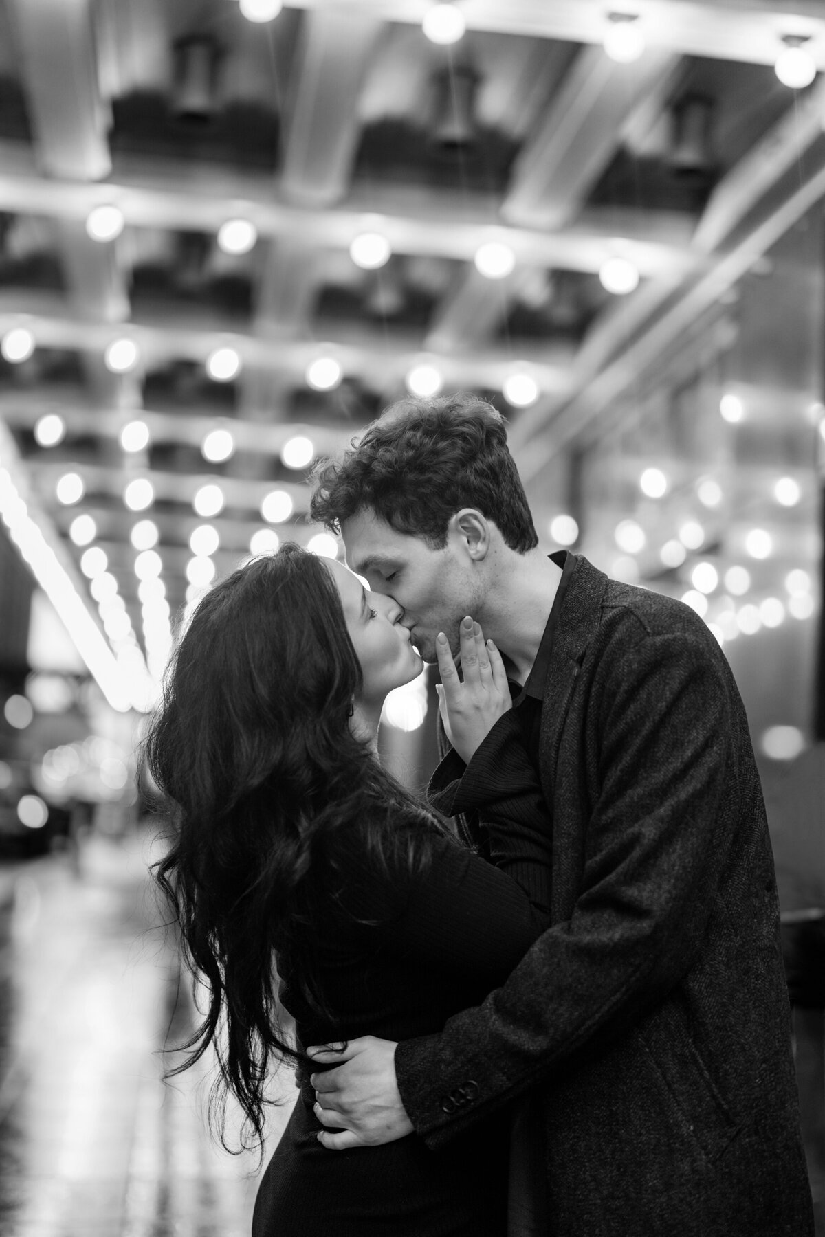 Aspen-Avenue-Chicago-Wedding-Photographer-Hilton-Palmer-House-Vintage-Hotel-Timeless-Editorial-FAV-48