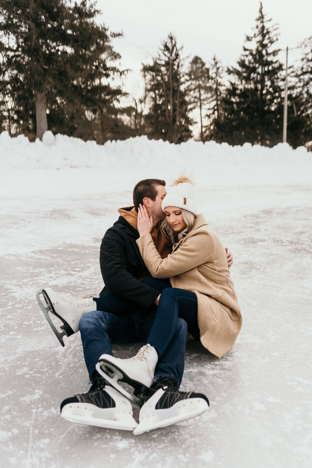 Buffalo-NY-Winter-Engagement_photoshoot-9