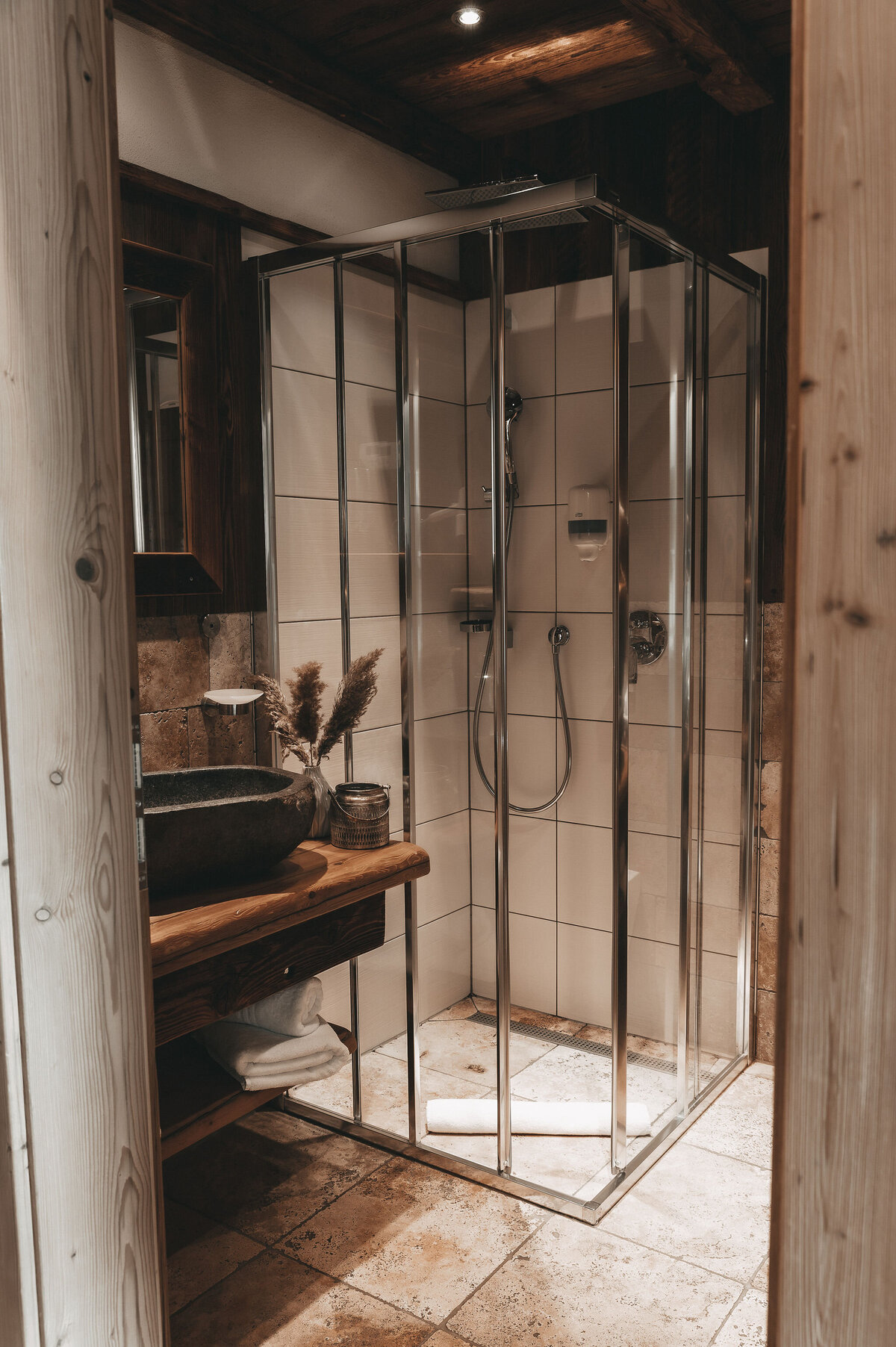 alpin-chic-zimmer-berge-auszeit2