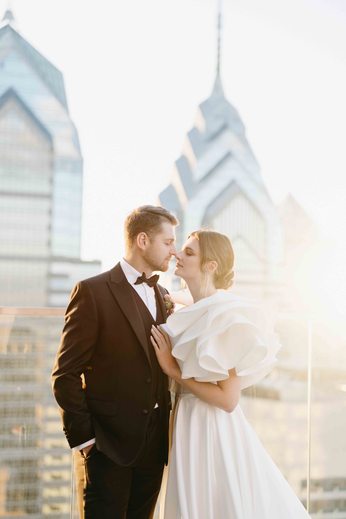 city-rooftop-wedding-photos