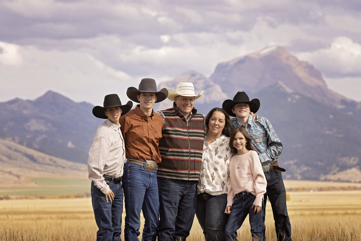 Shanna-Mae-Photography-Montana-Photographer-Family-Mountains-Fall-Ennis-Bozeman-002