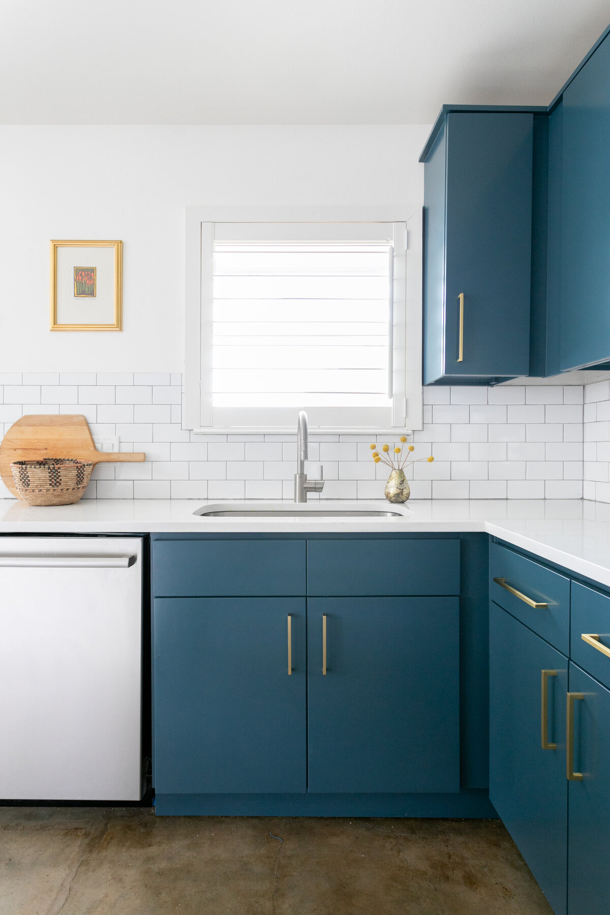 hello-home-austin-teal-kitchen-remodel-open-layout-l-shape-kitchen-stained-concrete-floors-8