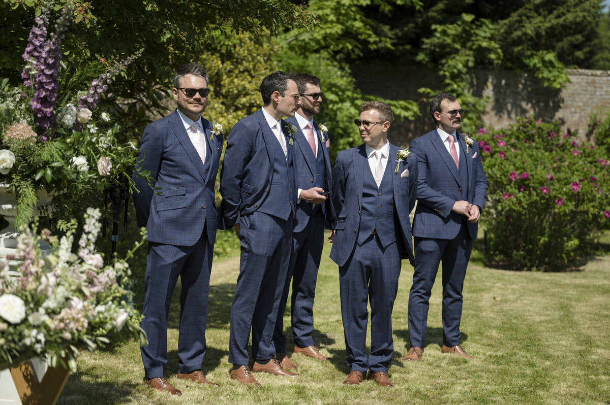 Notley-Abbey-wedding-photography-1062