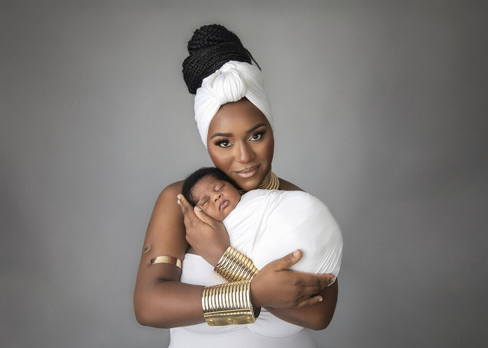 NEWBORN_BABY_BOYWITHMOTHERANDBABY