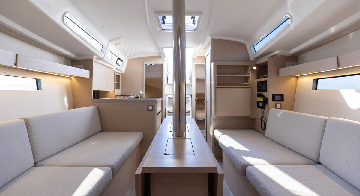 beneteau-oceanis-34.1-interior-2