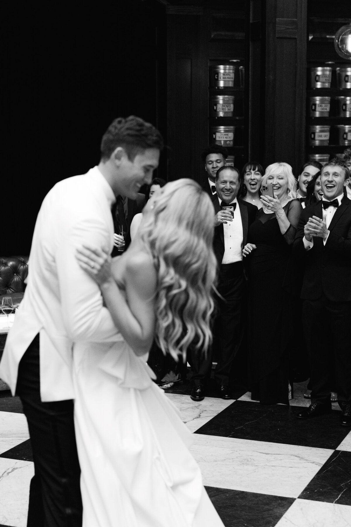 brittany-pannebaker-tampa-florida-destination-wedding-photographer-wedding-chandler-and-cole-tampa-harborside-chapel-600