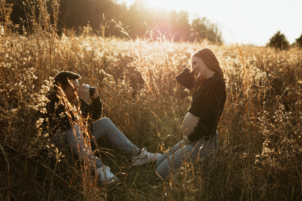Outdoor maternity session by Richmond VA Wedding Photographer