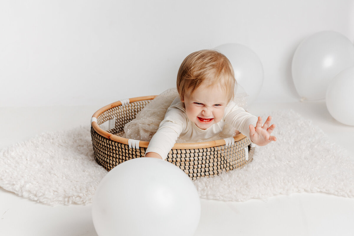 Chelsey-Kae-Photography-Guelph-Cake-Smash-Milestone-Session-2941
