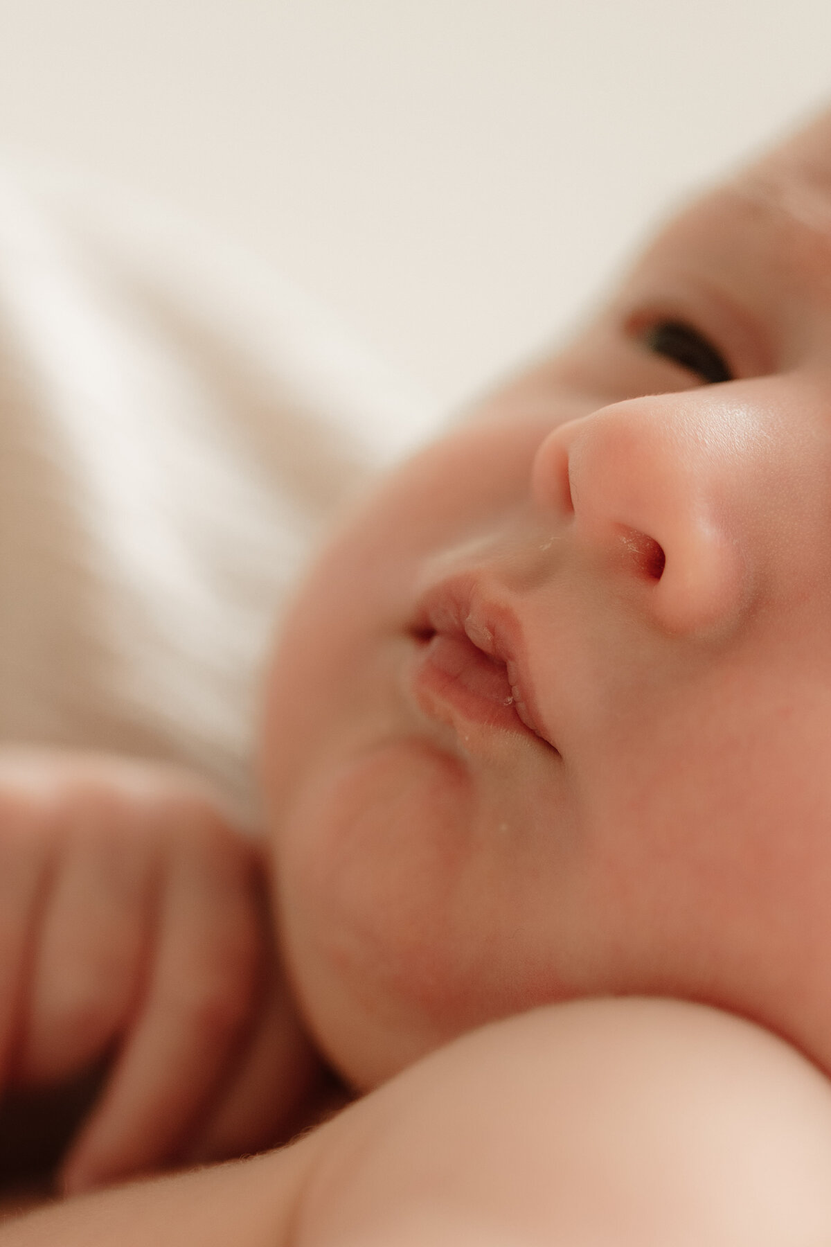 newborn fotograaf - gezinsfotograaf - zwangerschapsfotografie - videograaf - Sint-Niklaas - Pictures by Jess - Mama en baby shoot