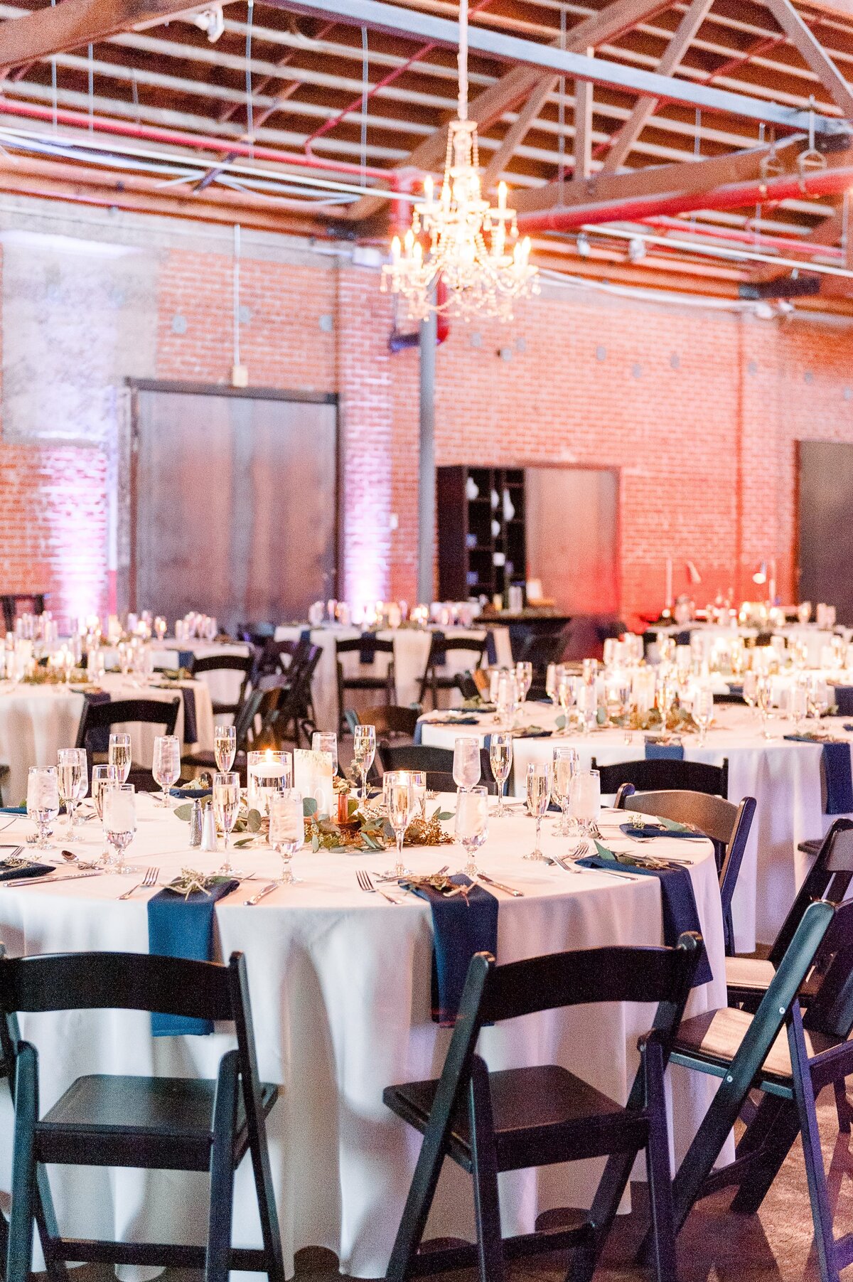 Warehouse-215-wedding-by-Leslie-Ann-Photography-00082
