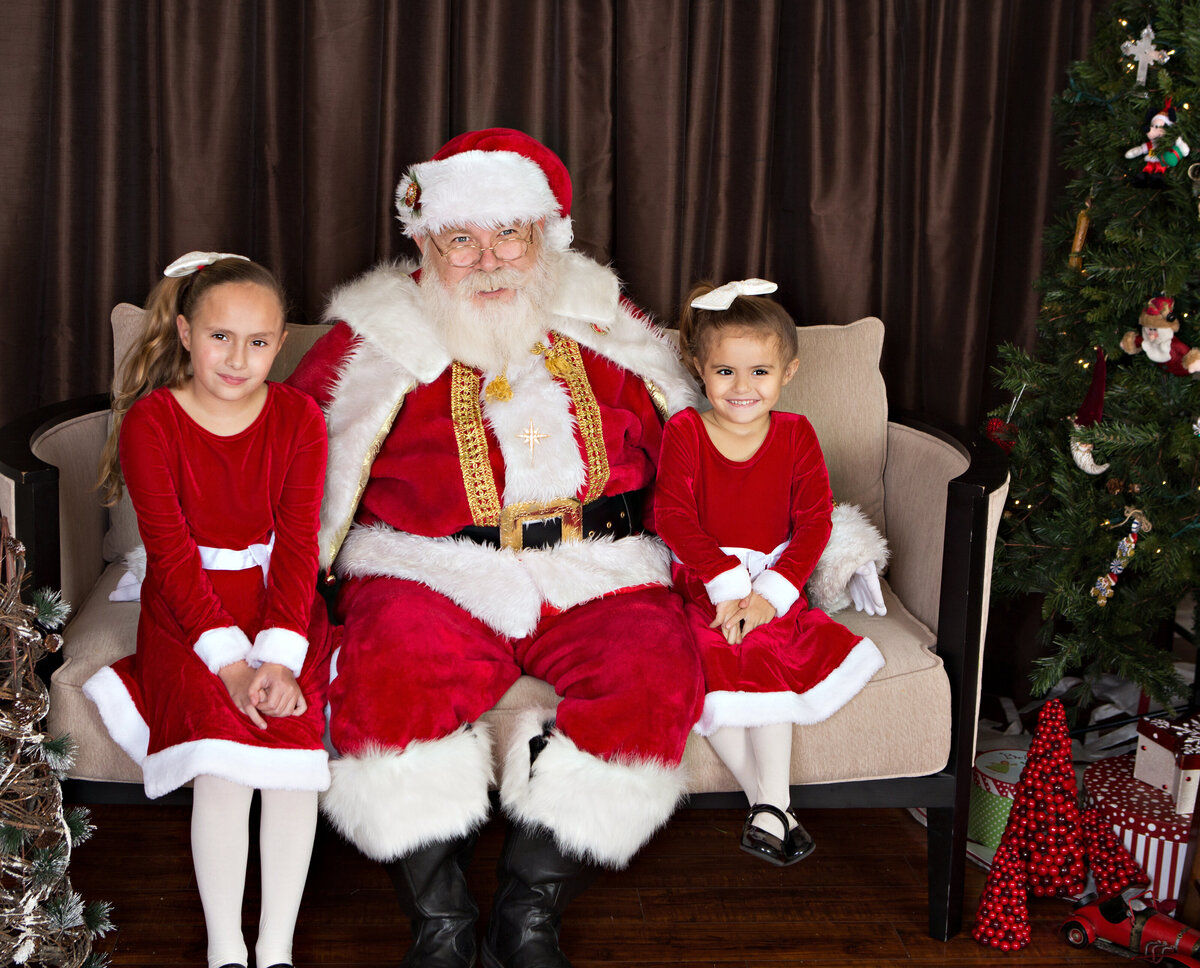 San Antonio children and family holiday photography studio lifestyle Santa family photographer luxury photo studio