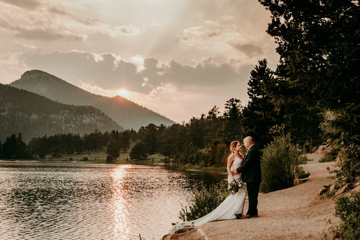 Colorado elopement Lake lilly