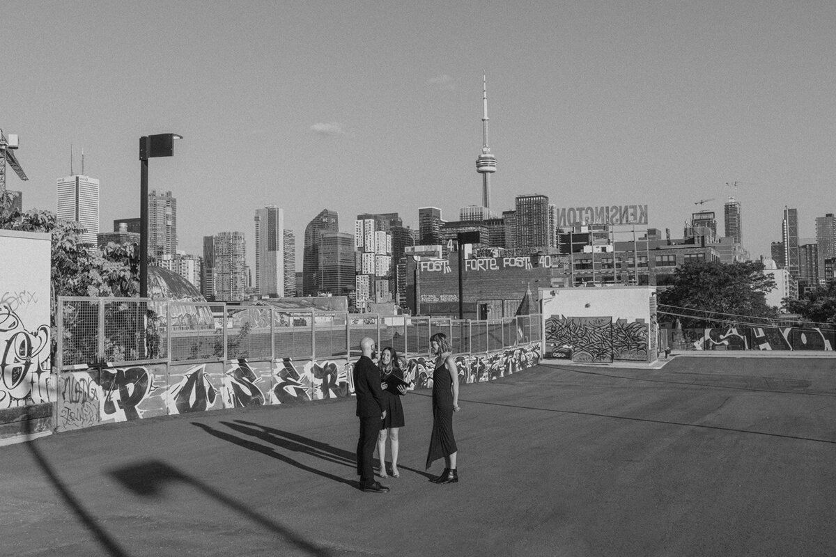 toronto-city-elopement-kensington-market-freespirited-romantic-fun-authentic-wedding-photography-2593