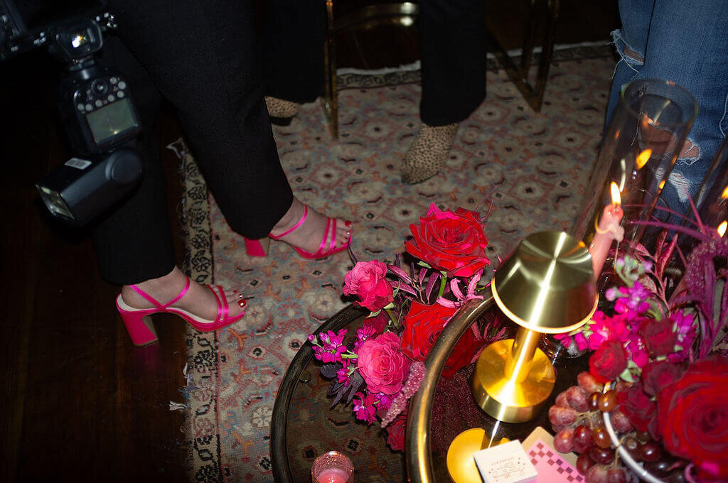 19-vibey-cocktail-party-pink-flowers-social-event