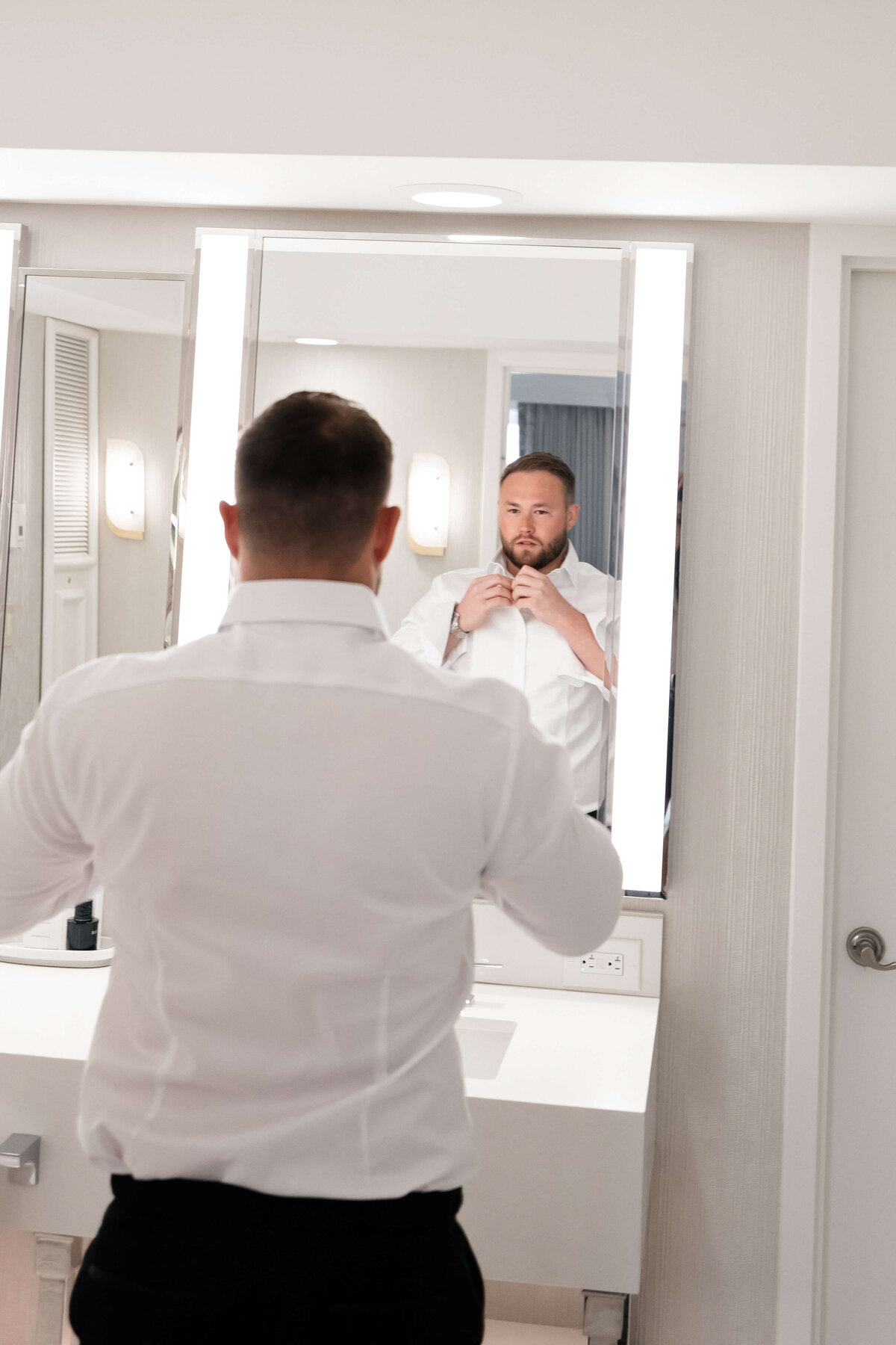 19riskyexposure_hannah-rory_las-vegas-elopement-photography